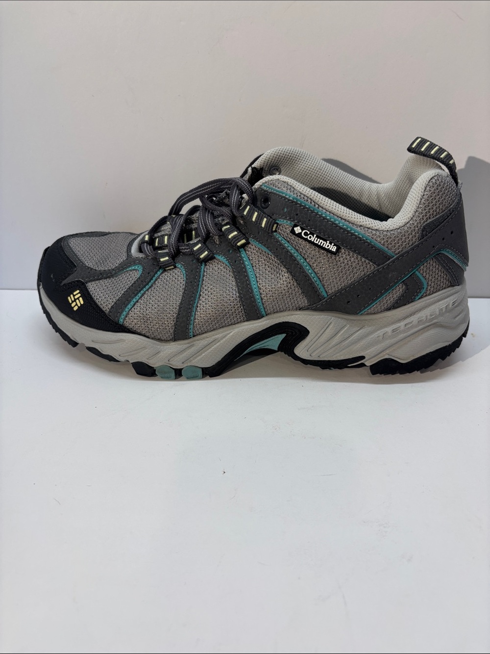 Columbia Women's Gray and Teal Trail Runner Techlite size 8.5